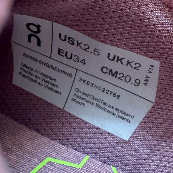 On Cloud Kids Cloudleap Shoes- Pink and Green - Picture 2 of 7